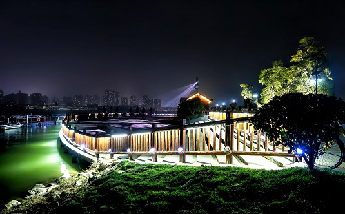夜间经济成为国庆旅游的新亮点定制旅行开始盛行.jpg