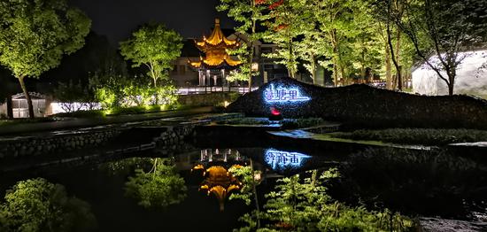 用文创灯光激活乡村夜游经济.jpg